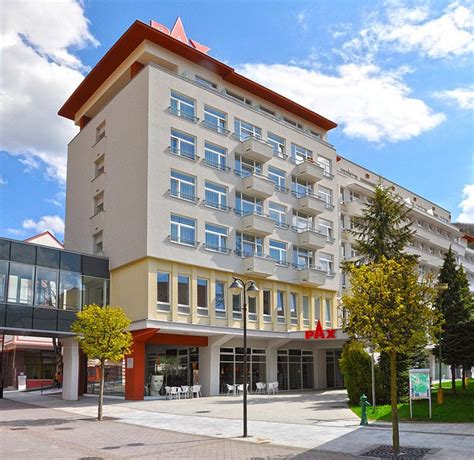 Pohľad na budovu hotela Krym v Trenčianskych Tepliciach