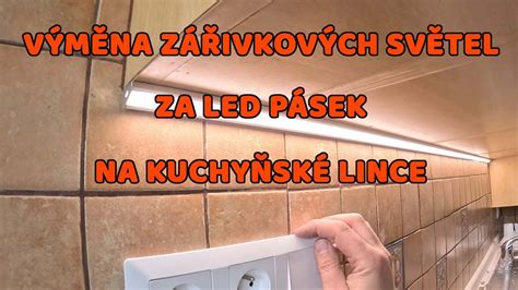 detailný záber na pokládku mozaikového obkladu