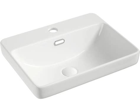 moderné štvorcové zápustné umývadlo v kúpeľni