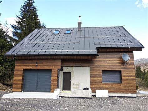 ukážka masívneho dreveného obkladu na fasáde domu
