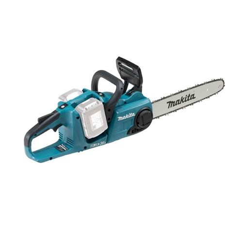 Makita DUC353Z pri rezaní palivového dreva