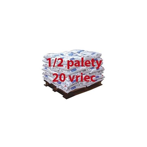 paleta vriec s cementom v sklade stavebnín