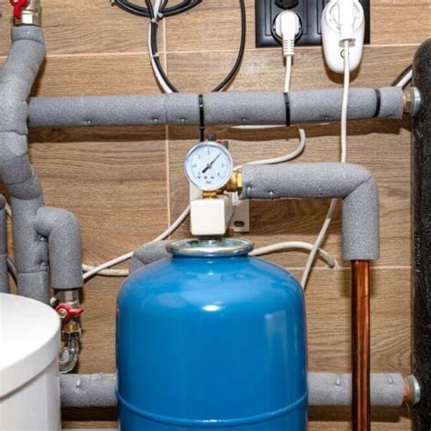 Detail plastovej expanznej nádoby s pripojením 1 palec