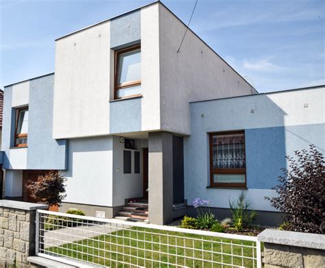 Rekonštruovaný dom s modernou fasádou