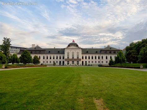Pohľad na Grasalkovičov palác v Bratislave