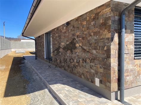 Formátovaný kamenný obklad