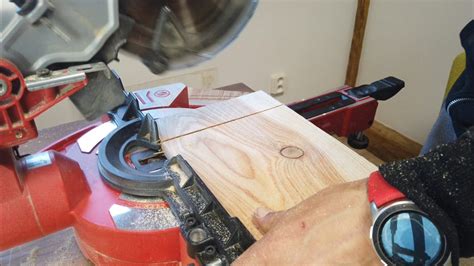 Nastavenie uhla rezu na stolovej píle