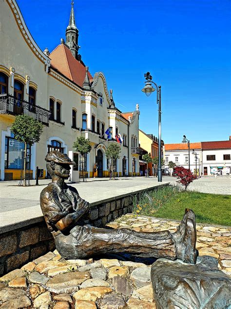 Sídlo a výstavné plochy firmy Rehák v Topoľčanoch