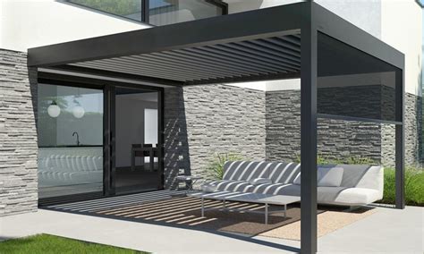 Moderná bioklimatická pergola s lamelovou strechou