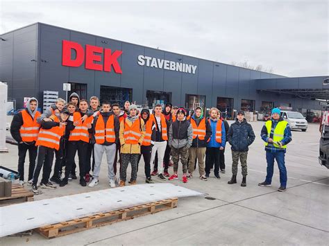 Sídlo a logistika Stavebnín DEK