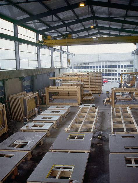 Proces lepenia drevených dielcov