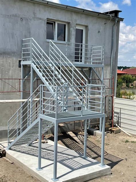 Fázy výroby oceľového schodiska na mieru