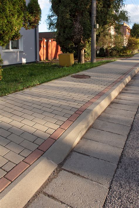 Schéma bezbariérového vstupu s nájazdovým obrubníkom Premac