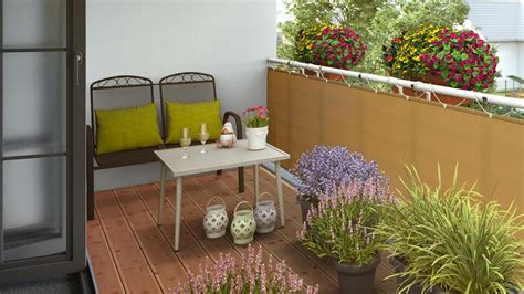 Balkón s kvetináčmi