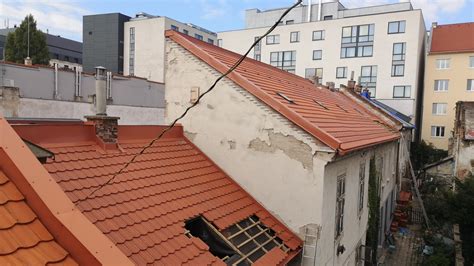 Vzorky plechových krytín s rôznymi povrchovými úpravami