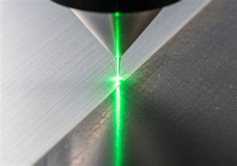 Vizualizácia použitia krížového lasera pri obkladaní