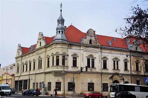 Fotografia pôvodnej východnej fasády Novohradskej knižnice