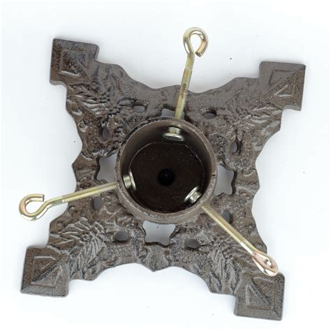 Ilustrácia rôznych typov stojanov na vianočný stromček