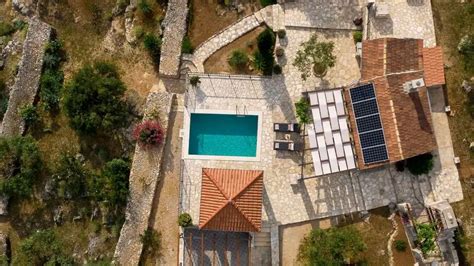 Schéma rôznych hĺbok žliabku na korčuli