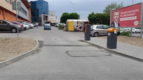 Príklad použitia polovegetačných tvárnic na parkovisku alebo príjazdovej ceste