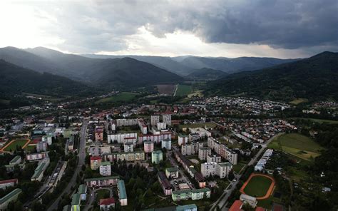 Pohľad na budúci zelený priestor námestia
