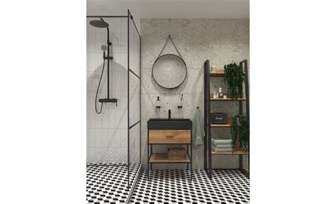 Kúpeľňa s čiernou retro umývadlovou batériou