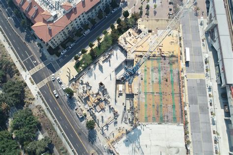 Geodetické vytyčovanie a označovanie bodov na stavenisku
