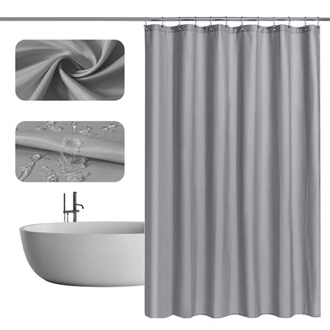 Detail PVC sprchového závesu s kvapkami vody