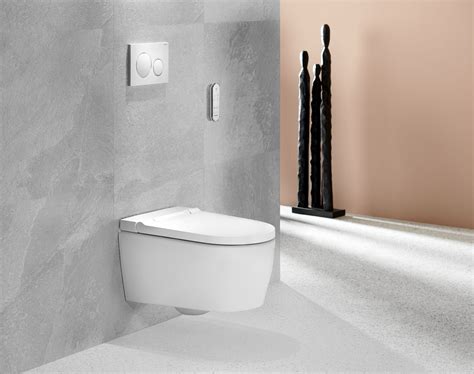 Geberit AquaClean sprchovacie WC v modernom dizajne kúpeľne