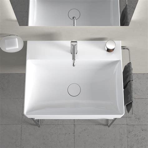 Kúpeľňová batéria Duravit C.1 v spojení s umývadlom DuraSquare