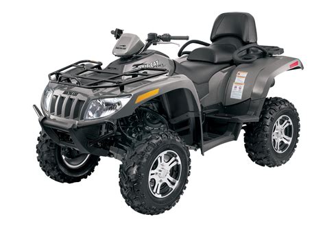 Arctic Cat TRV 700 S v akcii na náročnej lesnej ceste