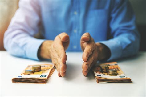 Infografika porovnávajúca opravu a technické zhodnotenie