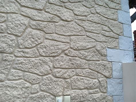 Gresová imitácia kameňa na krbe