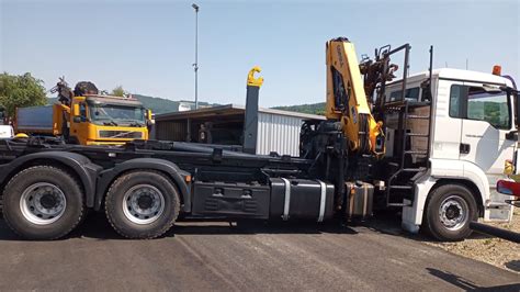 Doprava stavebných materiálov s hydraulickou rukou