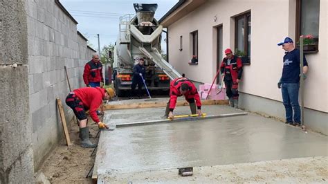 Ukladanie podkladného betónu a inštalácií