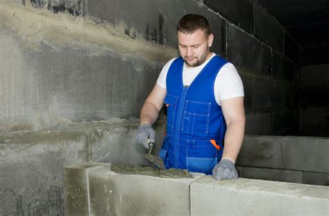 ukážka murovacích materiálov a náradia