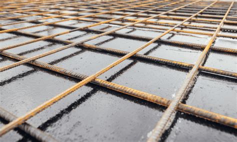 Detail uloženia výstuže a kari siete pred betonážou