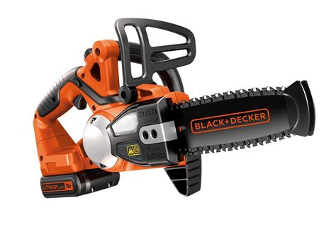 Aku reťazová píla Black+Decker GKC1820L20 v akcii