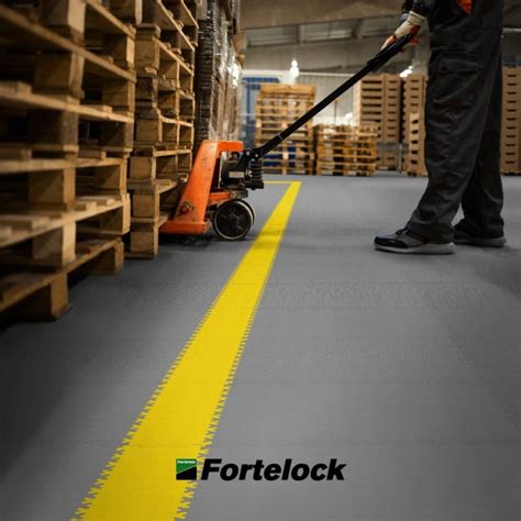 Ilustrácia pokládky dlaždíc Fortelock Industry vo výrobnej hale