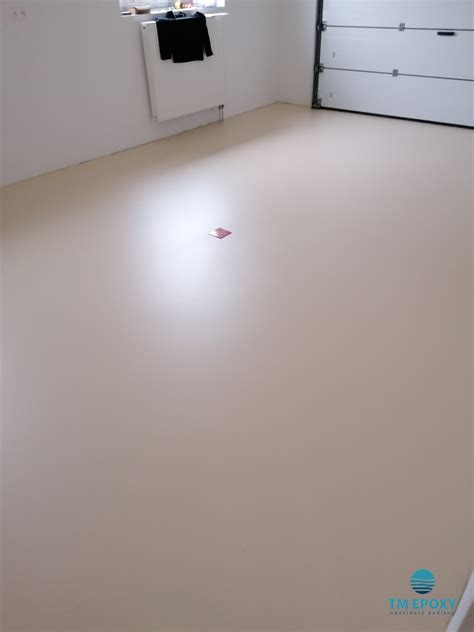 Príklad epoxidovej podlahy v kúpeľni