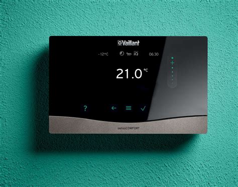 Regulátor Vaillant sensoCOMFORT 720 na stene