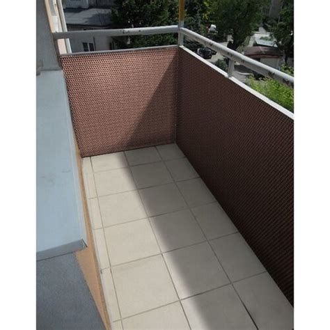 Ratanová a bambusová zástena na balkón