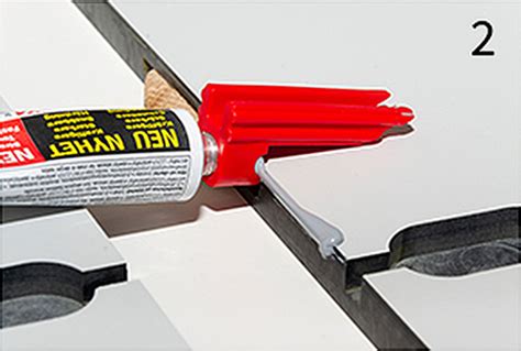 Spojovacie kovanie pre kompaktné dosky