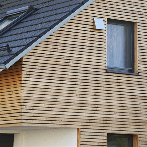 Drevený obklad Rombus na modernej fasáde