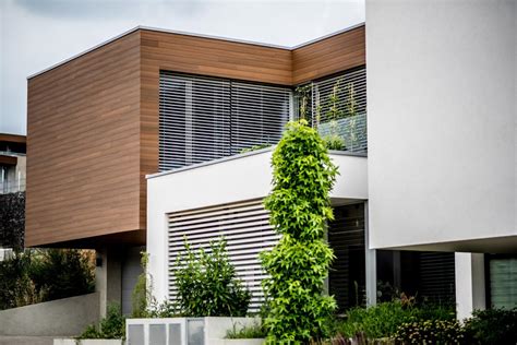 porovnanie drevenej fasády a kompozitného obkladu Timbermax