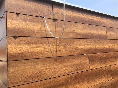 Vonkajší obkladový panel s imitáciou dreva