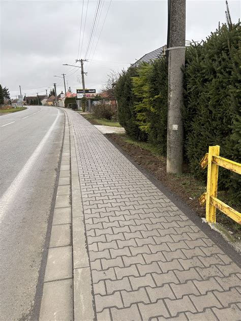 Príprava podložia a ohraničenie chodníka