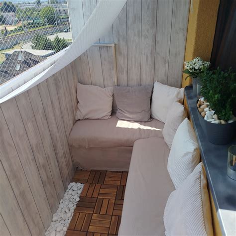 Príklad zatepleného balkóna s pohovkou