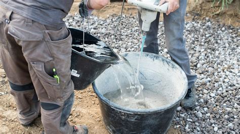 Miešanie stierky nízkootáčkovým miešadlom