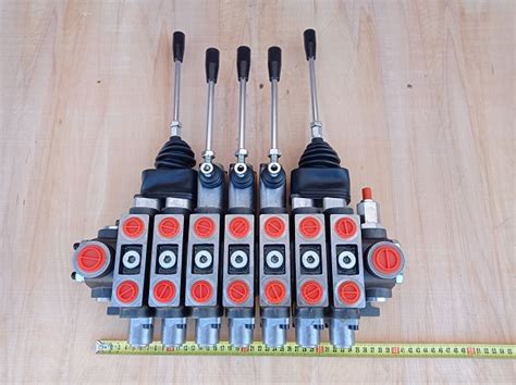 Hydraulický rozvádzač s joystickovým ovládaním